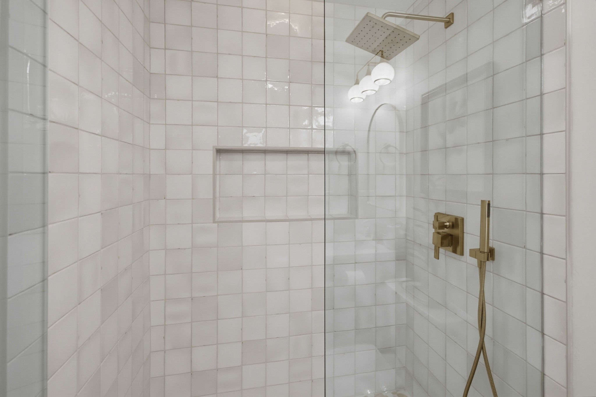 Virtual tour photo 30 of 131 for 5040 Colina Dr