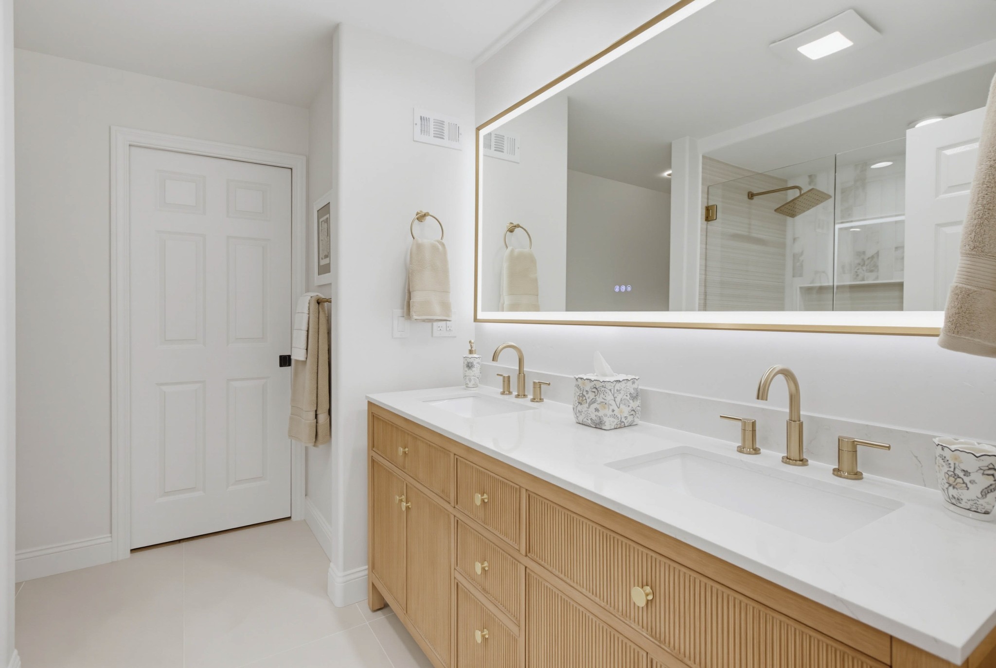 Virtual tour photo 43 of 131 for 5040 Colina Dr