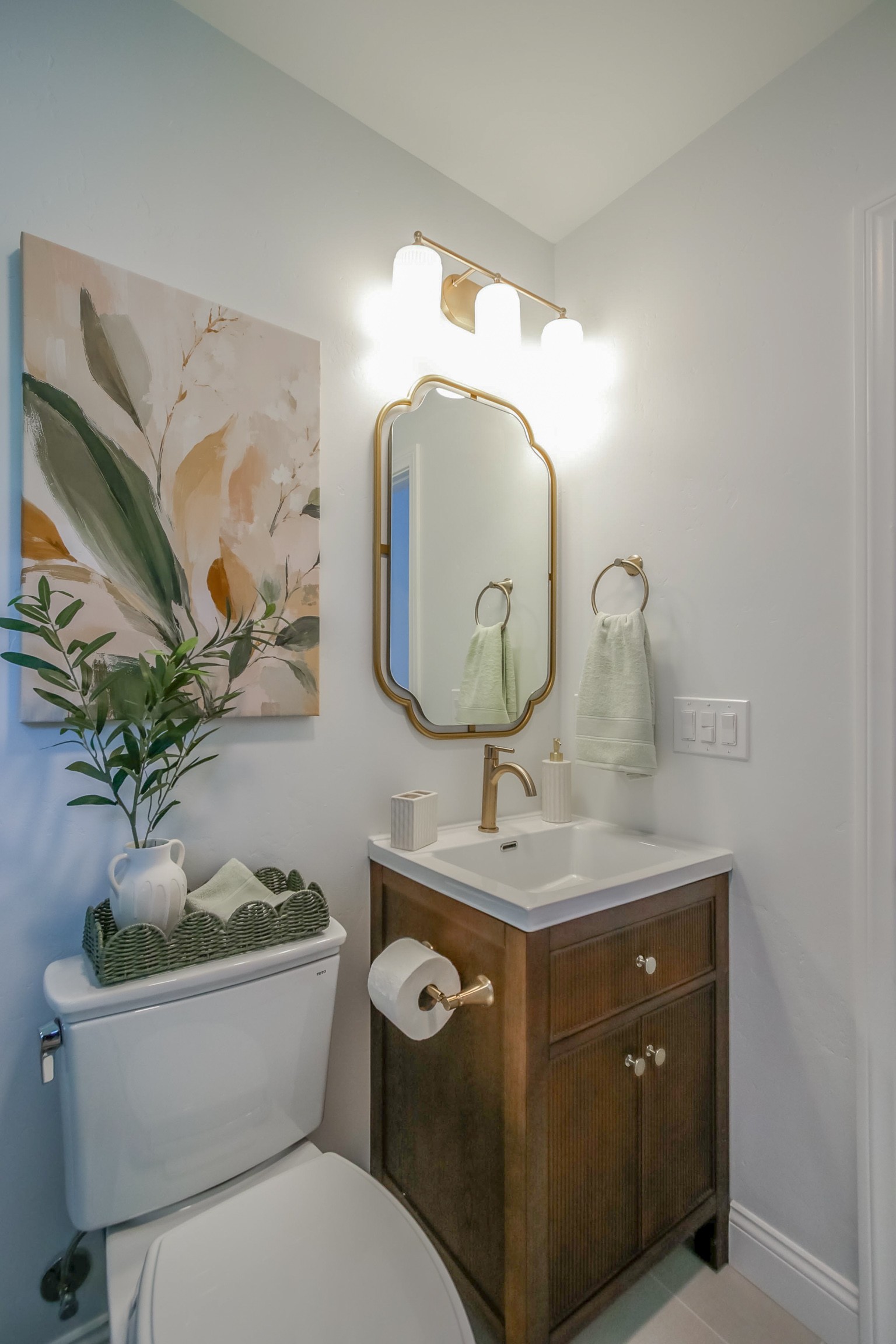 Virtual tour photo 76 of 131 for 5040 Colina Dr