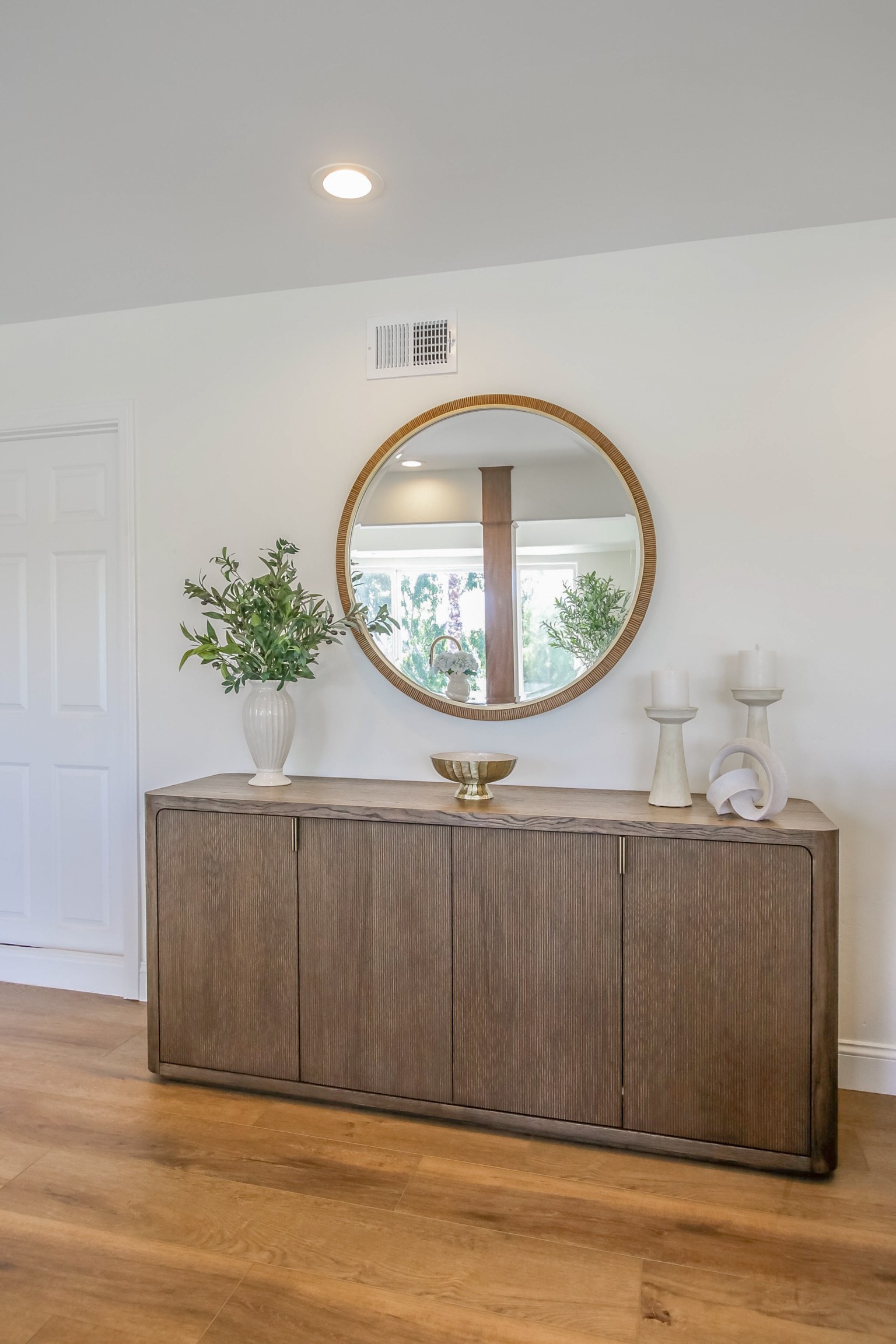 Virtual tour photo 84 of 131 for 5040 Colina Dr
