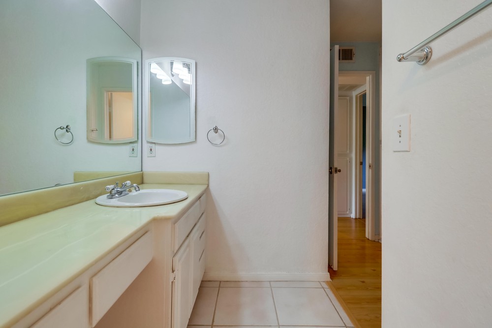 Virtual tour photo 25 of 40 for 5045 Collwood Way