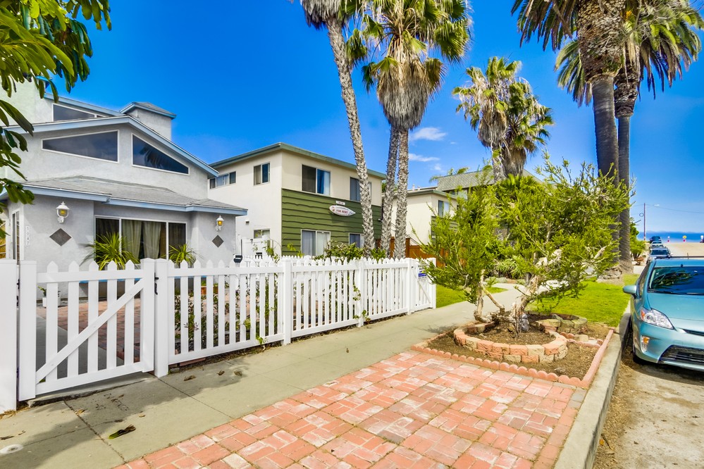 Virtual tour photo 1 of 44 for 5049 Narragansett Avenue