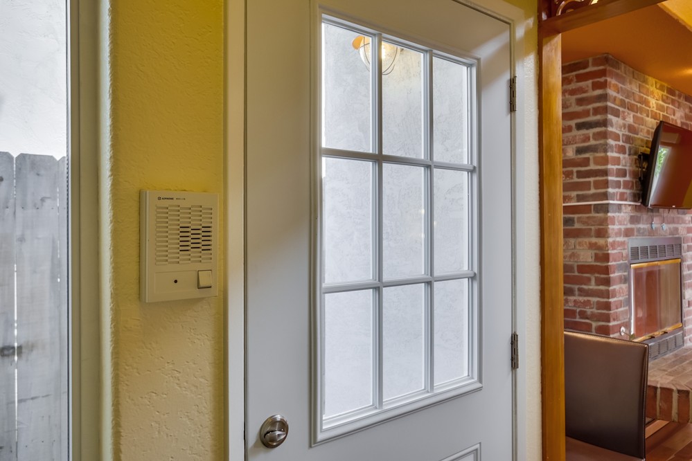 Virtual tour photo 4 of 44 for 5049 Narragansett Avenue
