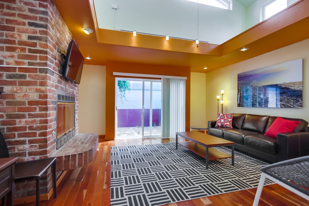 Virtual tour photo 5 of 44 for 5049 Narragansett Avenue