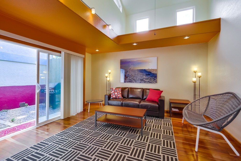 Virtual tour photo 10 of 44 for 5049 Narragansett Avenue