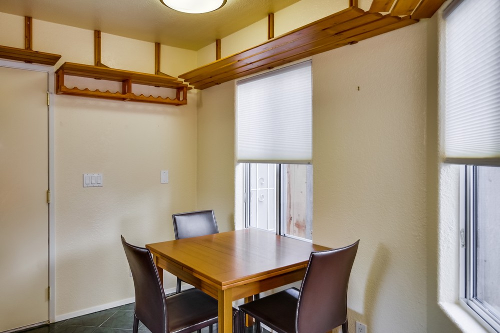Virtual tour photo 11 of 44 for 5049 Narragansett Avenue