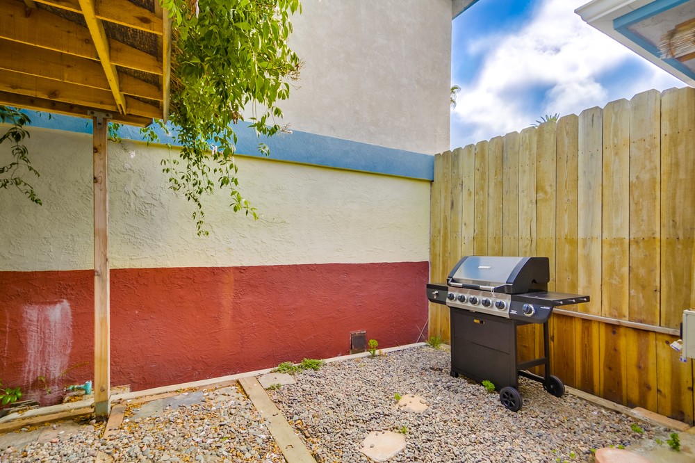 Virtual tour photo 17 of 44 for 5049 Narragansett Avenue
