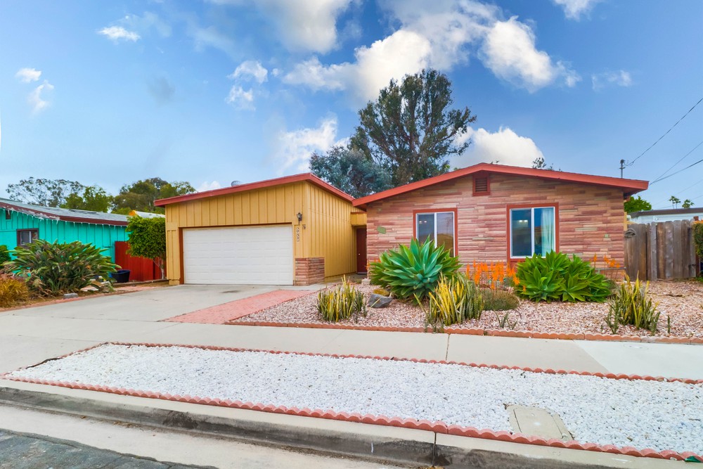Virtual tour photo 3 of 38 for 5052 Capehart St