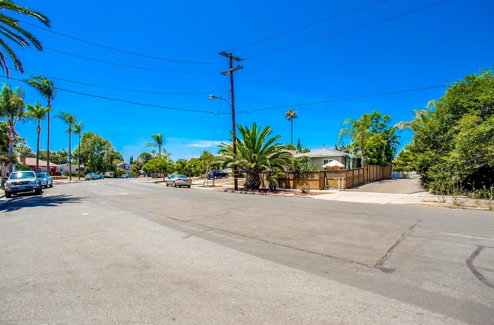 Virtual tour photo 1 of 33 for 5052 E Mountain View Dr