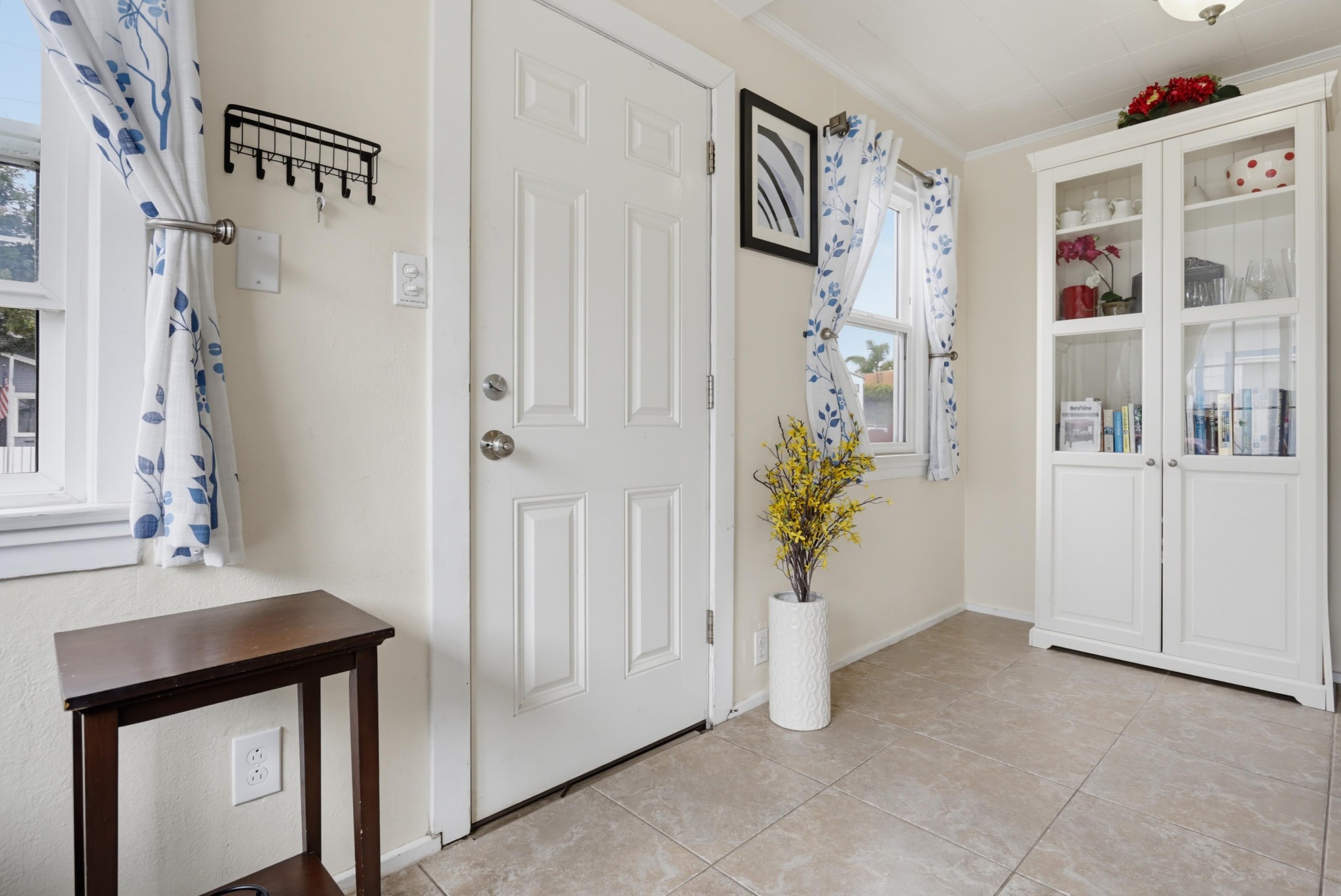 Virtual tour photo 9 of 43 for 5054 Muir Ave