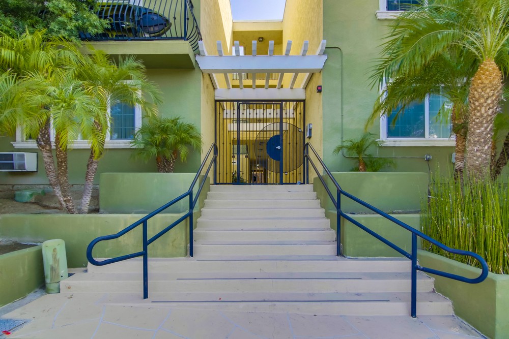 Virtual tour photo 3 of 39 for 5055 Collwood Blvd