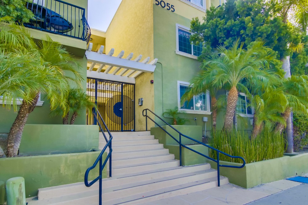 Virtual tour photo 4 of 39 for 5055 Collwood Blvd
