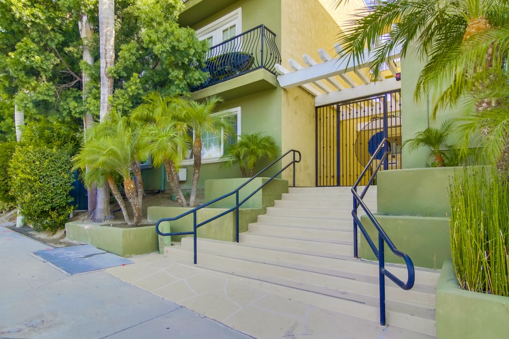 Virtual tour photo 5 of 39 for 5055 Collwood Blvd