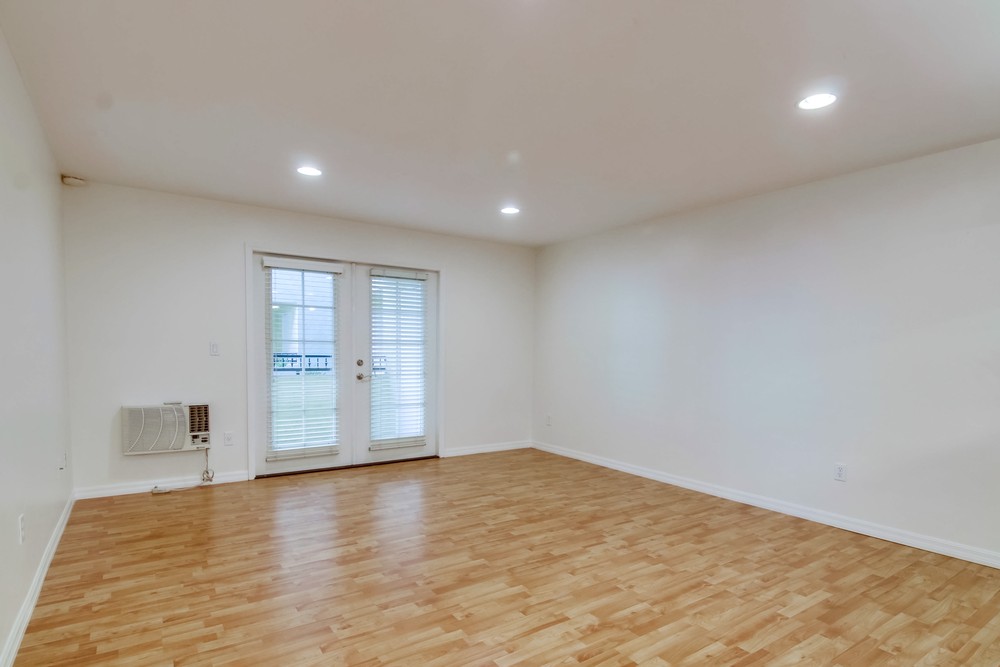 Virtual tour photo 8 of 39 for 5055 Collwood Blvd