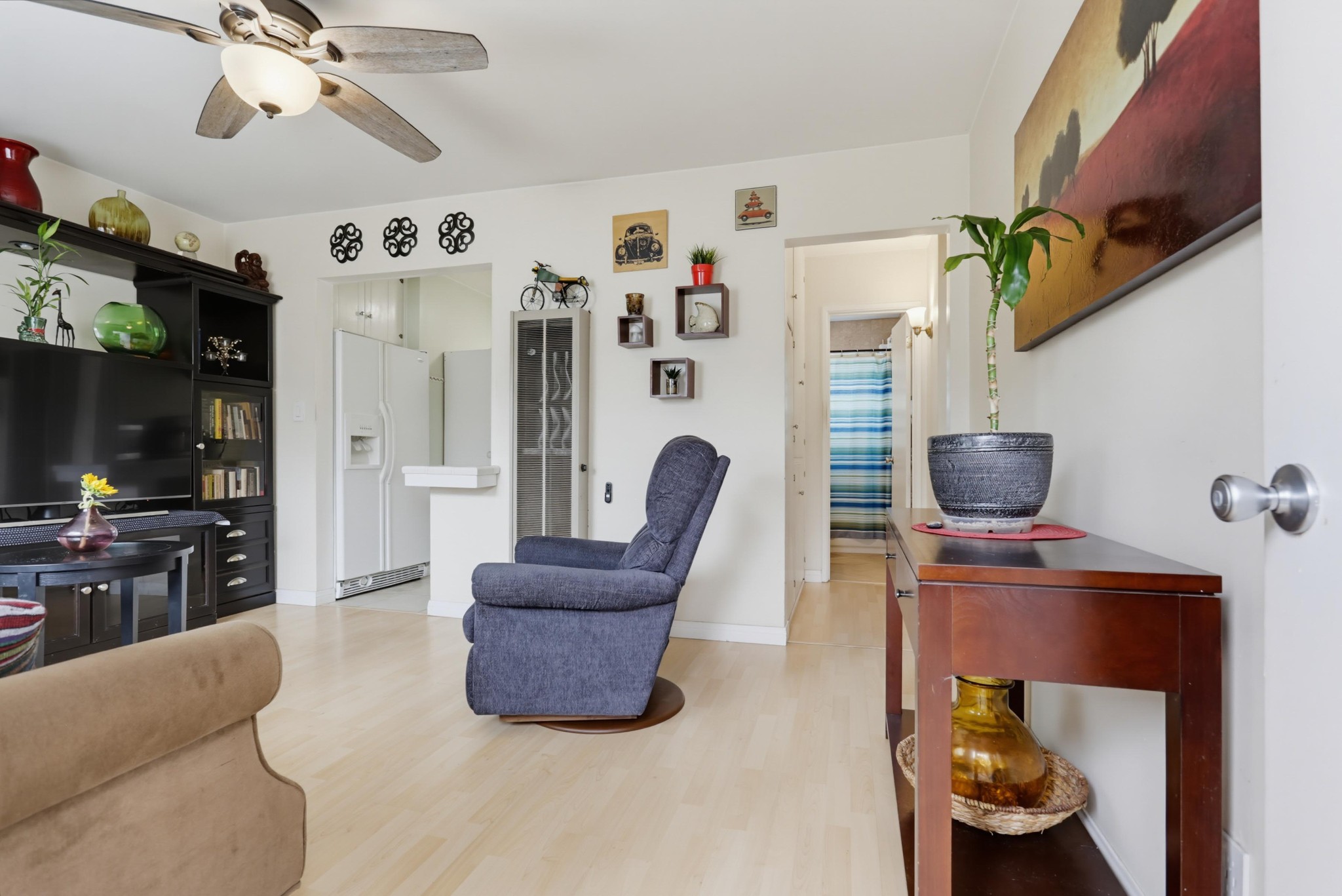 Virtual tour photo 1 of 16 for 5056 Muir Ave