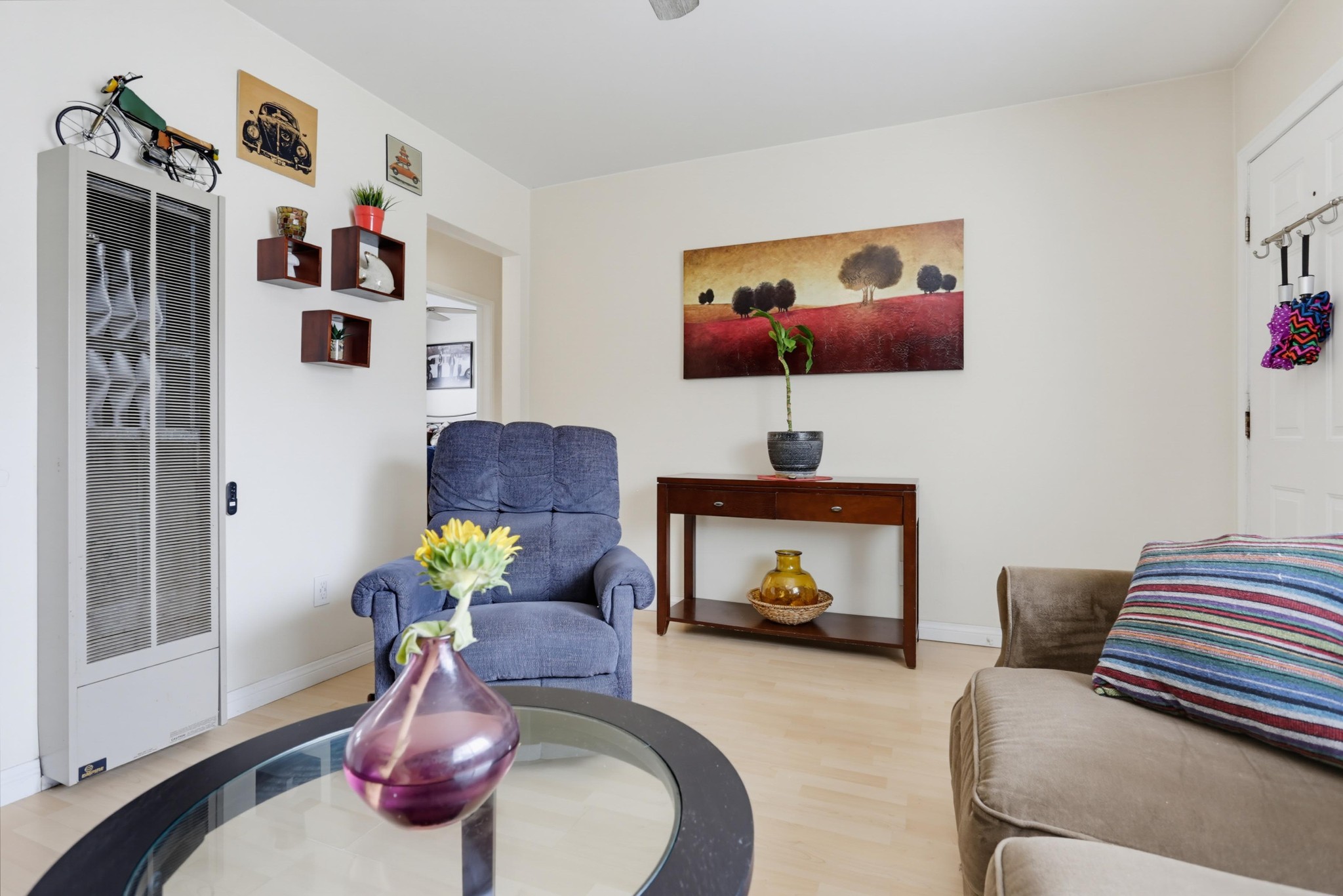 Virtual tour photo 7 of 16 for 5056 Muir Ave