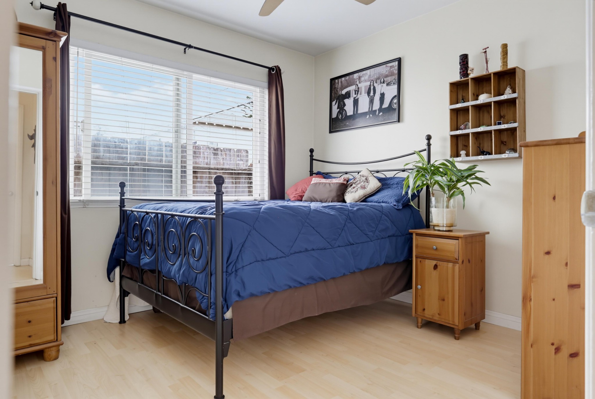 Virtual tour photo 13 of 16 for 5056 Muir Ave