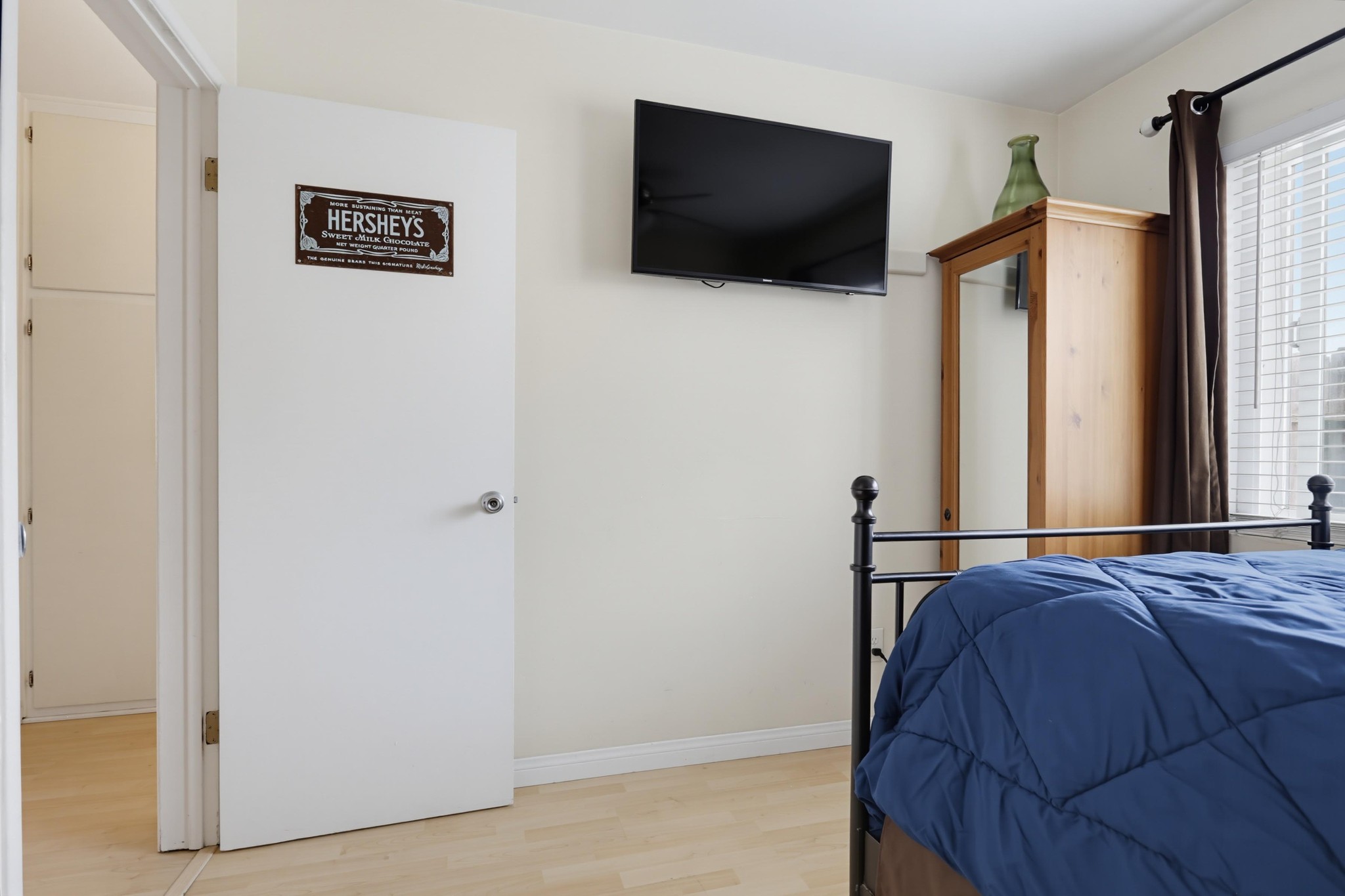 Virtual tour photo 15 of 16 for 5056 Muir Ave