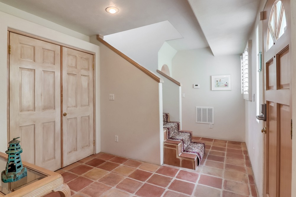 Virtual tour photo 4 of 40 for 5058 Saratoga Ave