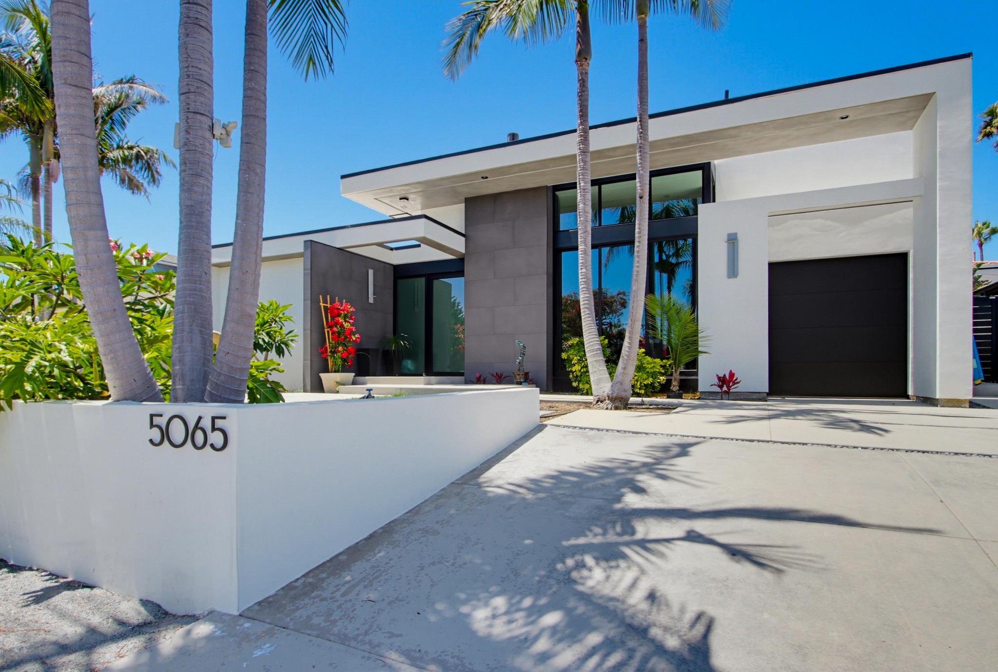 Virtual tour photo 8 of 28 for 5065 Los Robles Dr