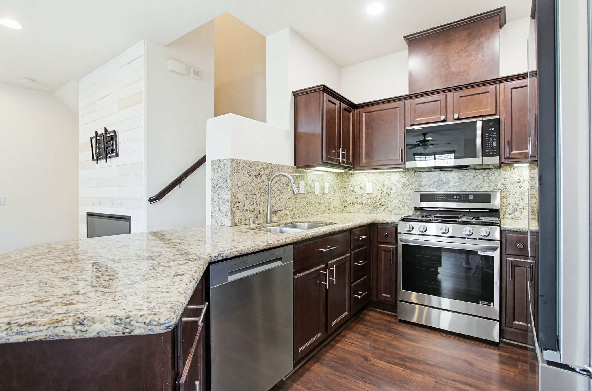 Virtual tour photo 17 of 44 for 5069 Cascade Way UNIT 101