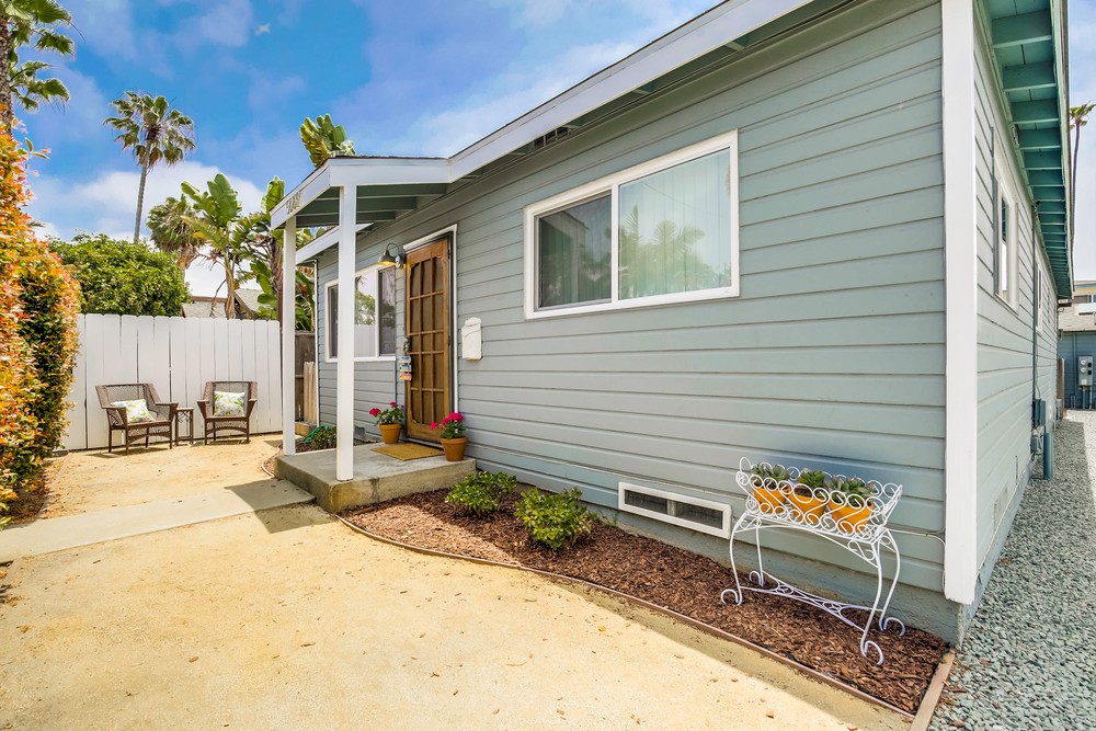 Virtual tour photo 4 of 52 for OB Surf Shack