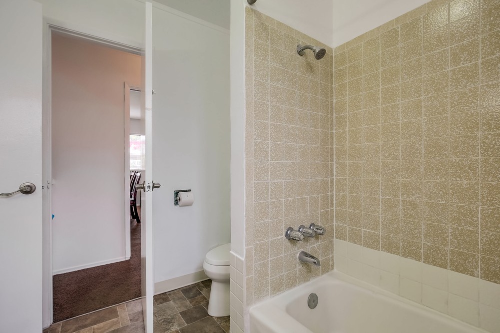 Virtual tour photo 29 of 52 for OB Surf Shack