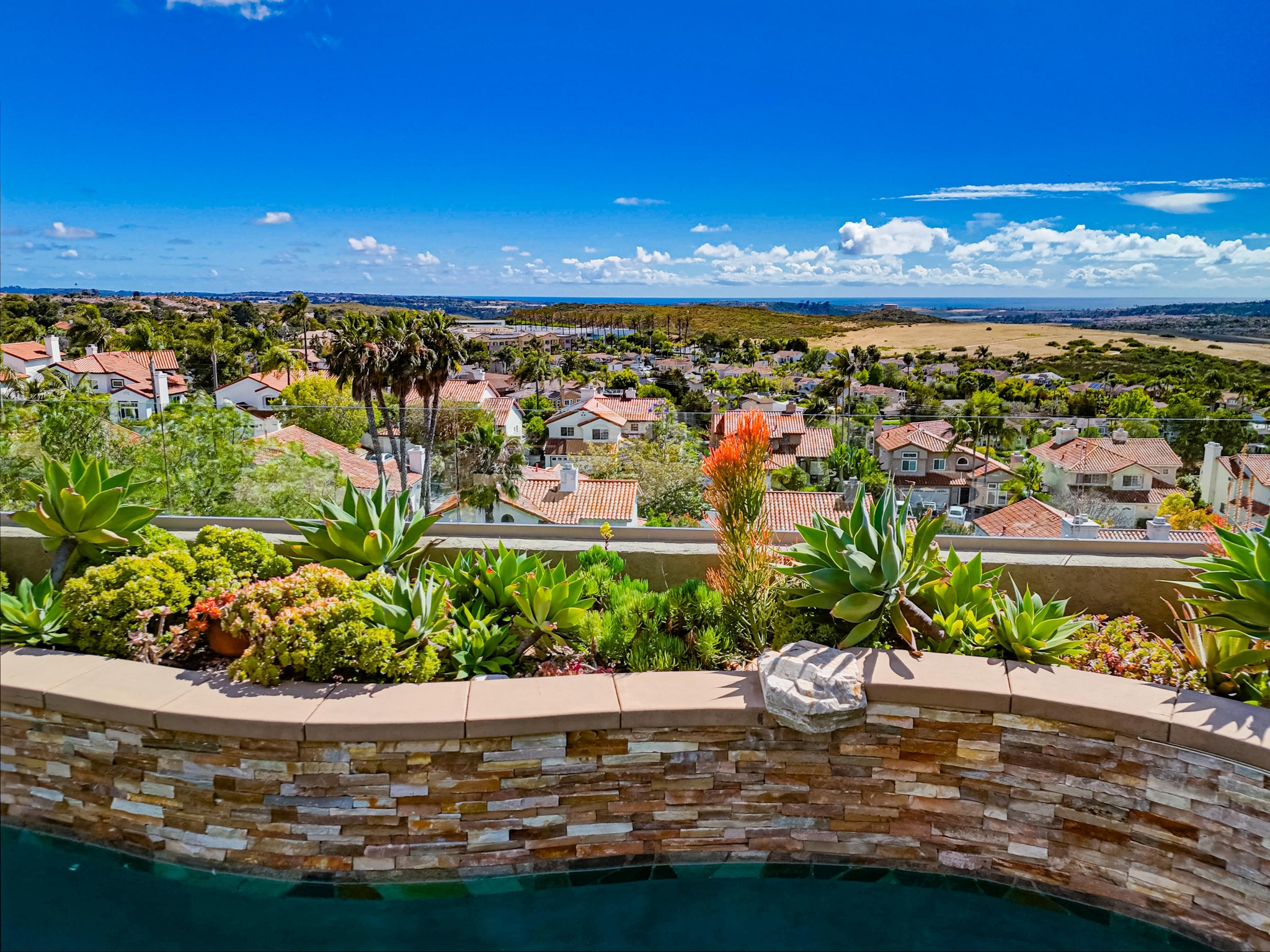 Virtual tour photo 13 of 31 for 5072 Viewridge Way