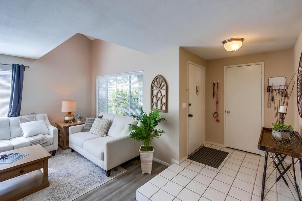 Virtual tour photo 8 of 32 for 5073 La Cuenta Dr