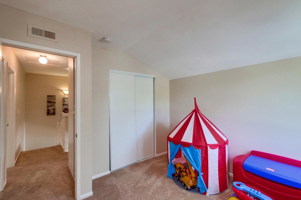 Virtual tour photo 22 of 32 for 5073 La Cuenta Dr
