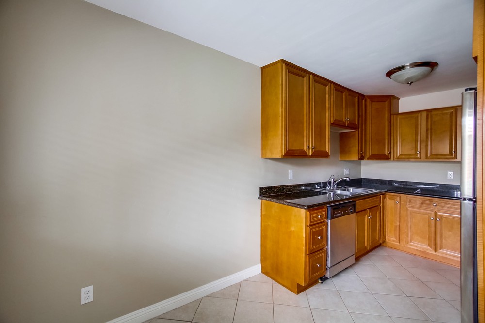 Virtual tour photo 16 of 41 for 5075 Narragansett Ave