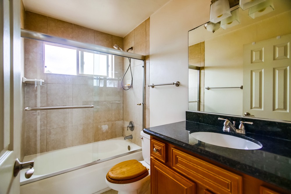 Virtual tour photo 29 of 41 for 5075 Narragansett Ave