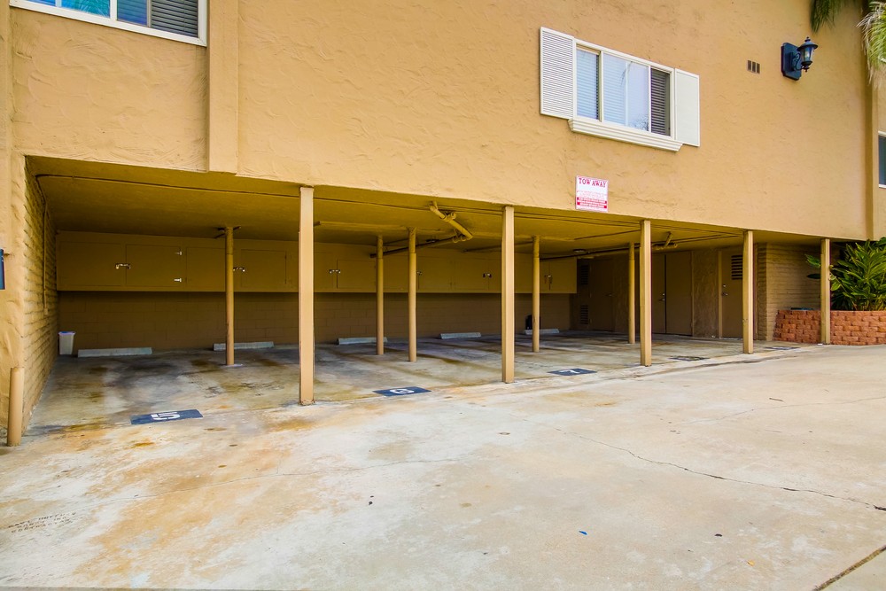 Virtual tour photo 34 of 41 for 5075 Narragansett Ave