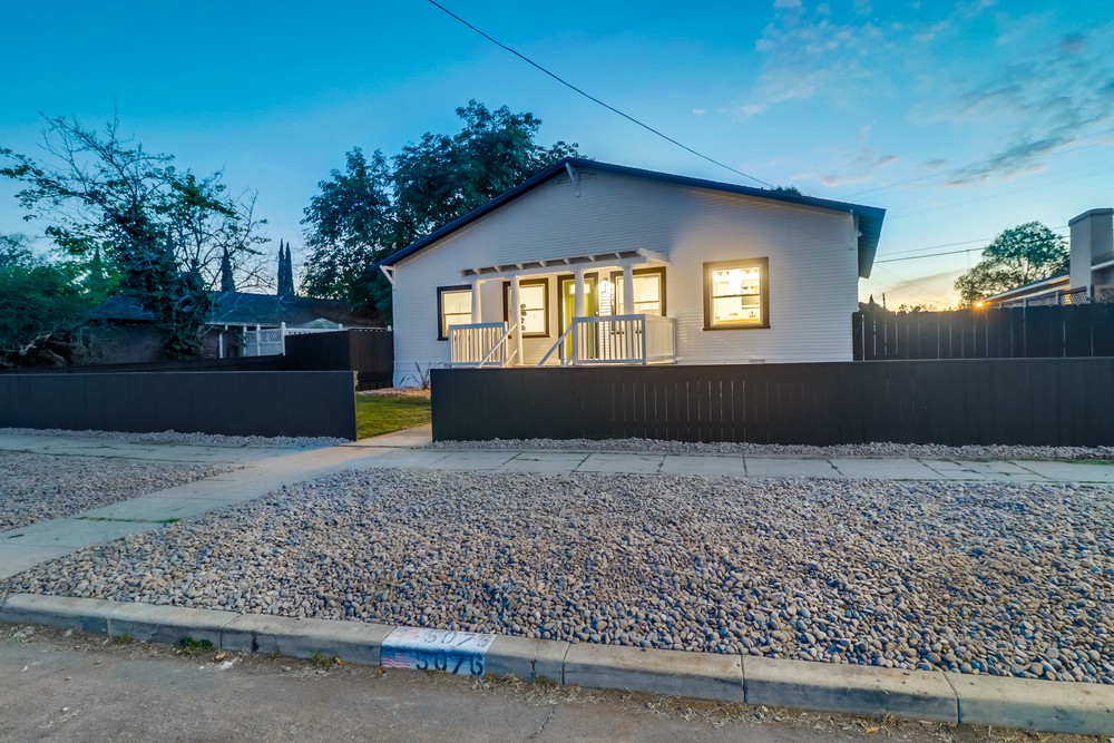 Virtual tour photo 4 of 74 for 5076 E Mountain View Dr