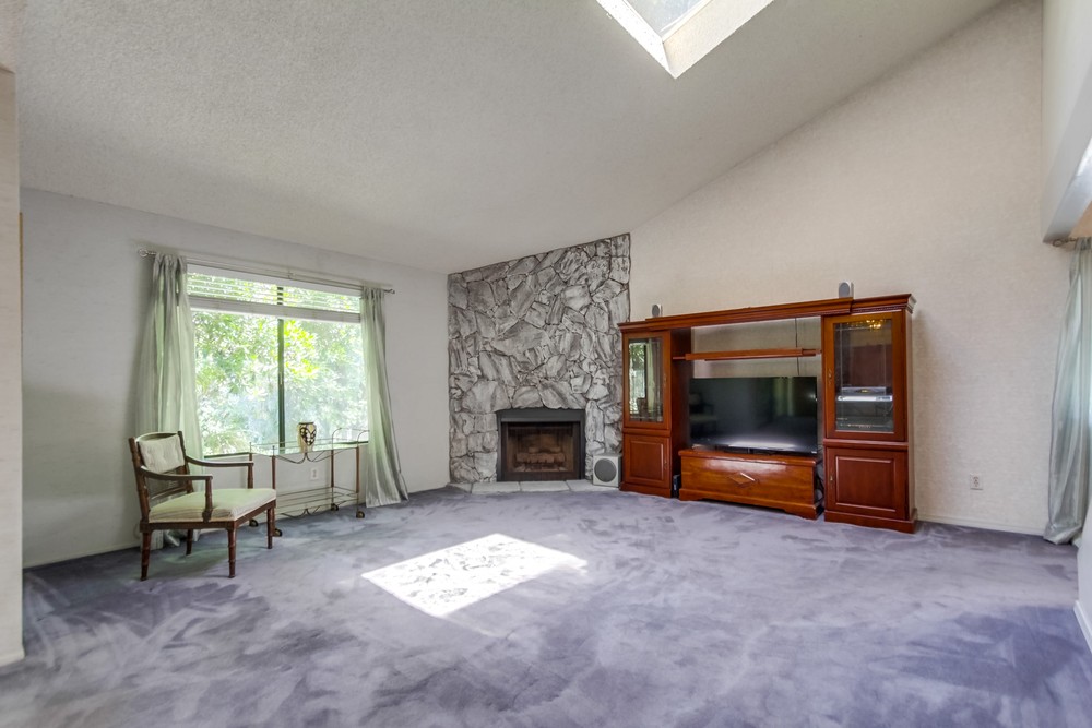 Virtual tour photo 10 of 42 for 5083 Lambert Ln