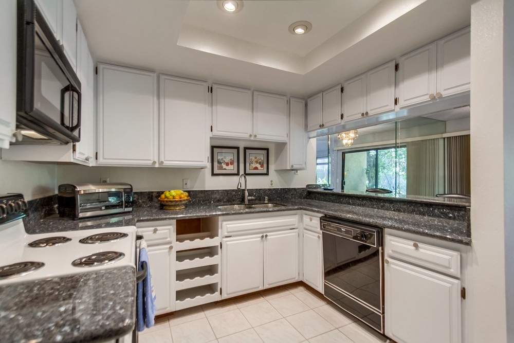 Virtual tour photo 18 of 42 for 5083 Lambert Ln