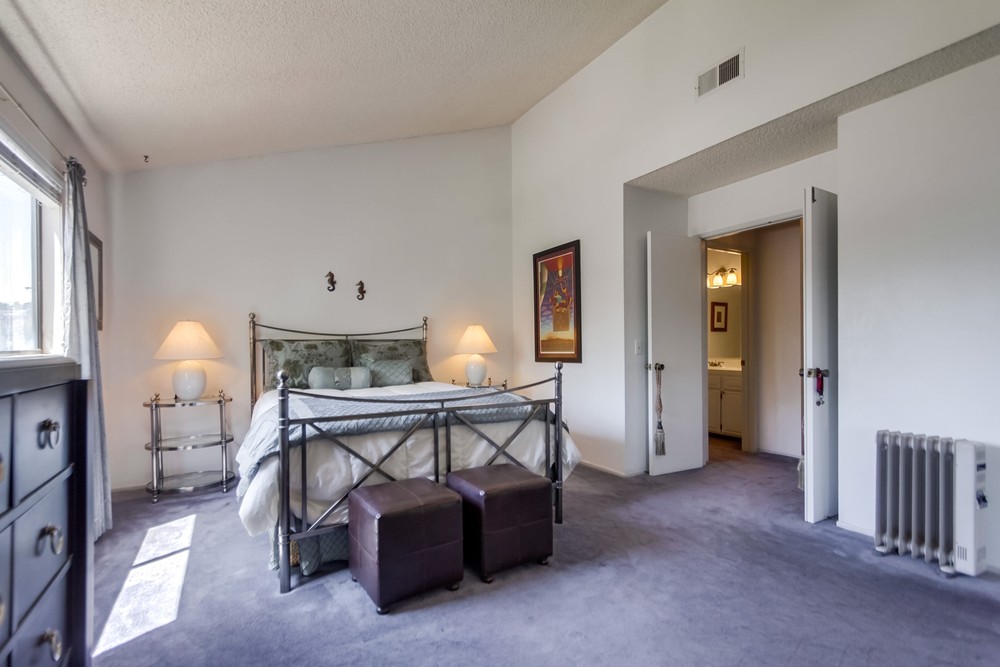 Virtual tour photo 23 of 42 for 5083 Lambert Ln