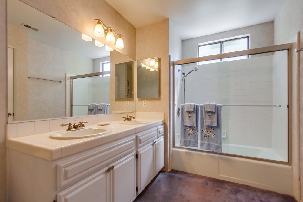 Virtual tour photo 25 of 42 for 5083 Lambert Ln