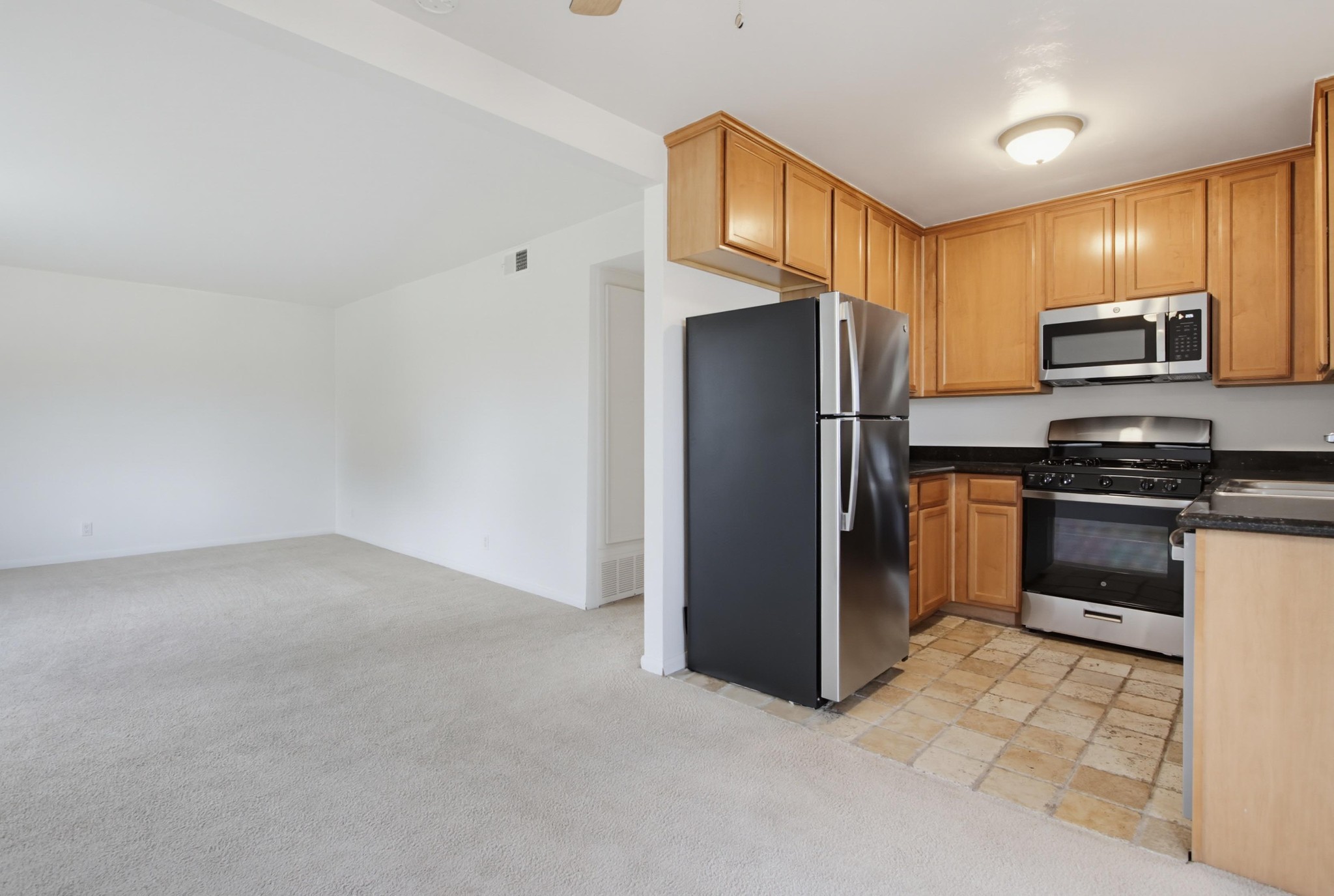 Virtual tour photo 11 of 31 for 509 Calle Montecito Unit 42