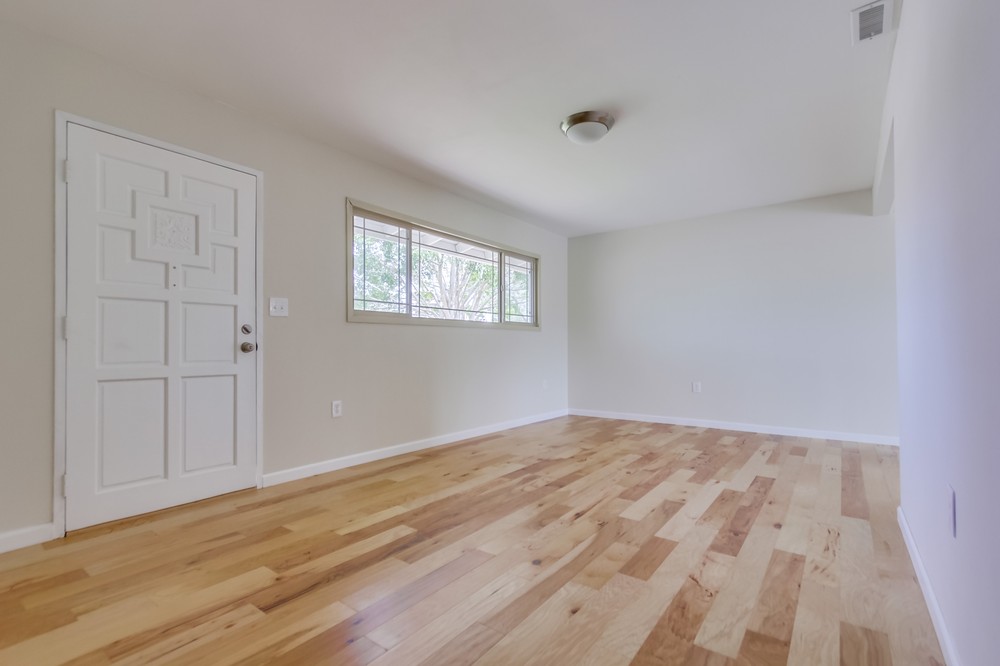 Virtual tour photo 9 of 36 for 5092 Roscrea Avenue