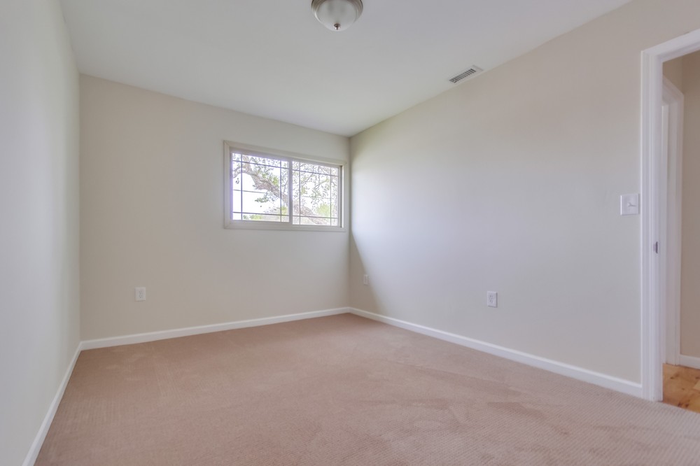 Virtual tour photo 27 of 36 for 5092 Roscrea Avenue