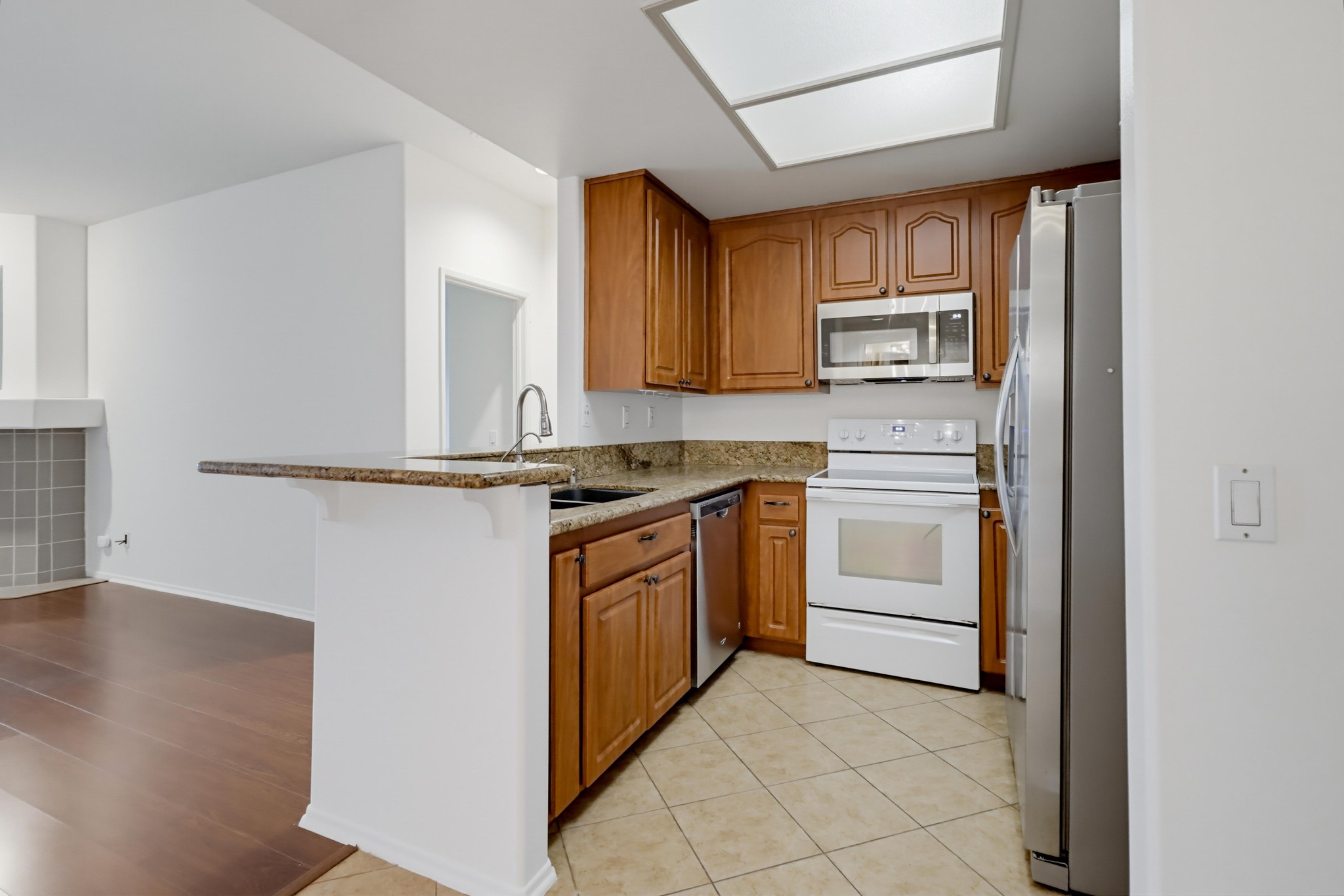 Virtual tour photo 6 of 37 for 510 Camino De La Reina Unit 135