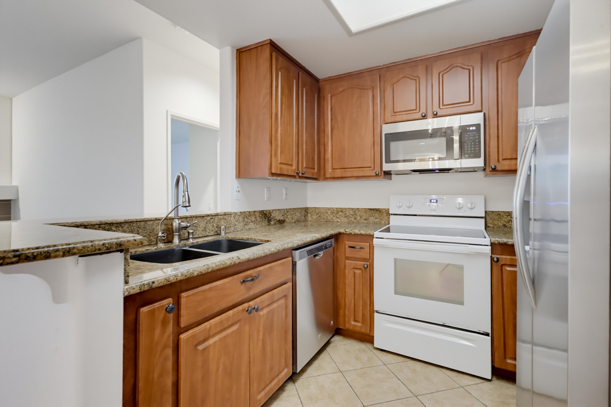 Virtual tour photo 7 of 37 for 510 Camino De La Reina Unit 135