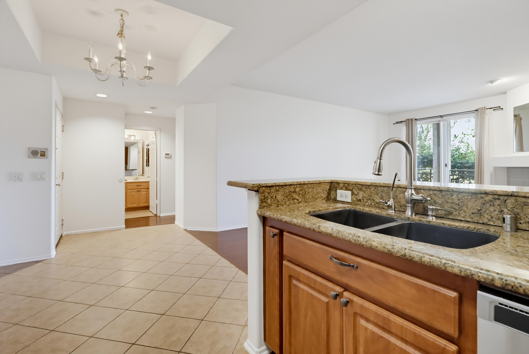Virtual tour photo 8 of 37 for 510 Camino De La Reina Unit 135