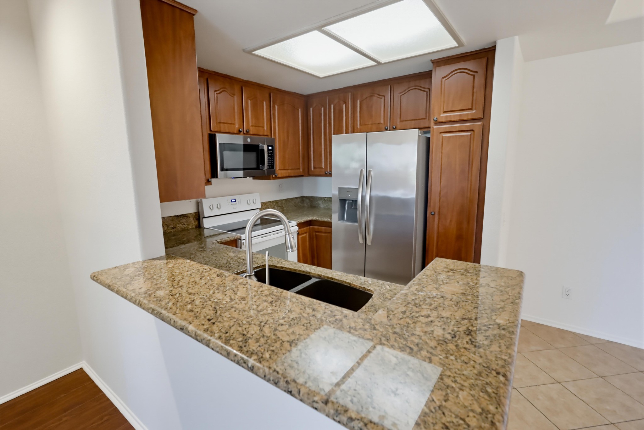 Virtual tour photo 11 of 37 for 510 Camino De La Reina Unit 135