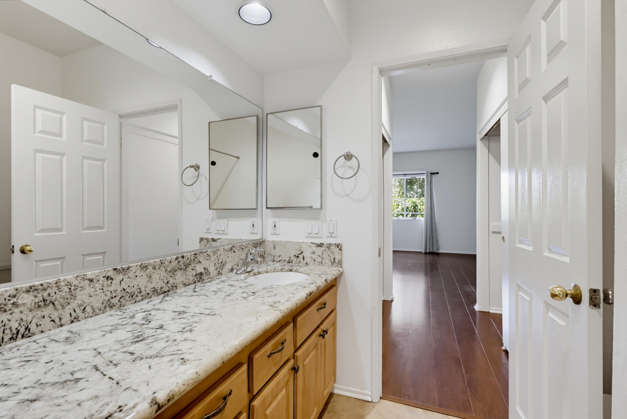 Virtual tour photo 22 of 37 for 510 Camino De La Reina Unit 135
