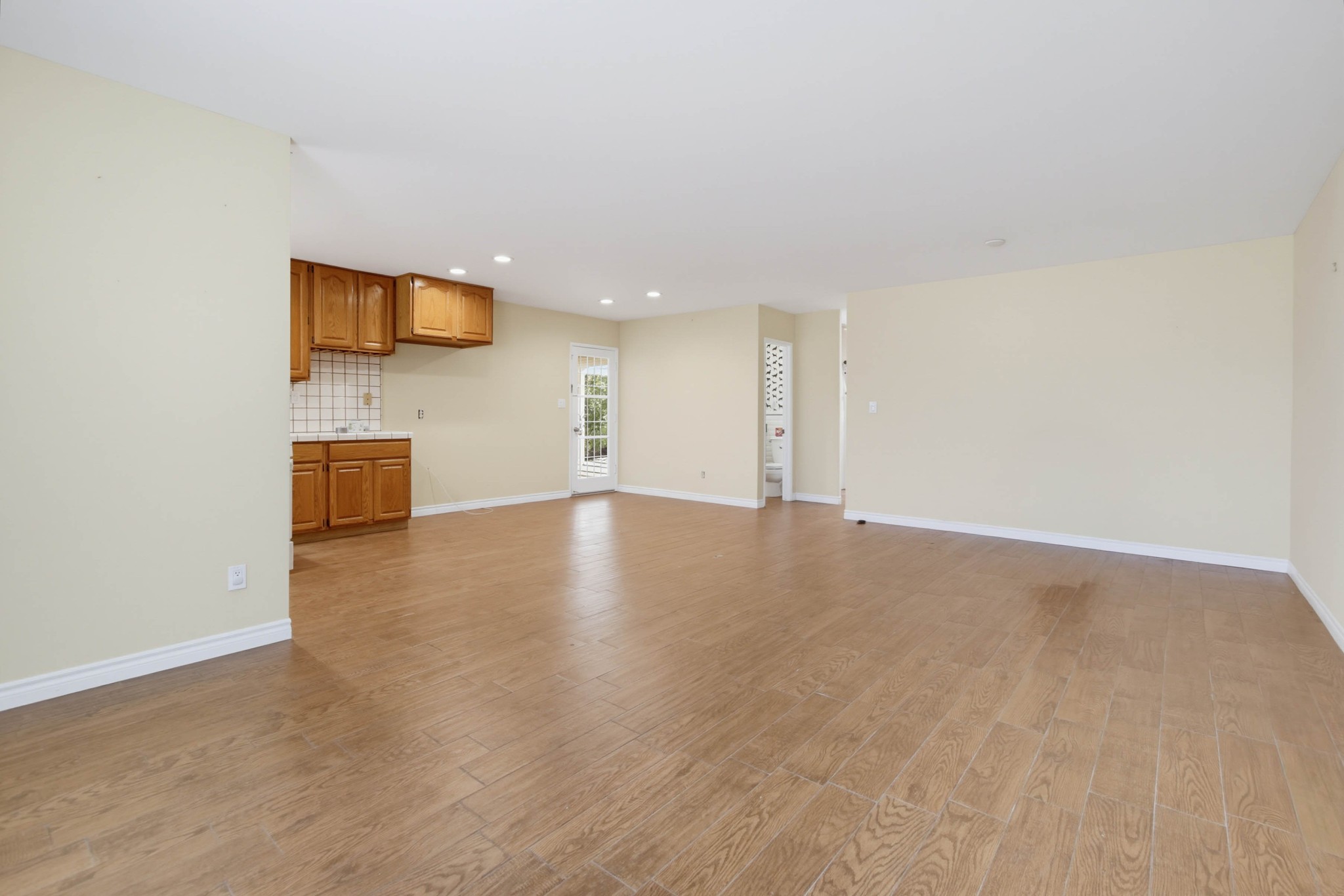 Virtual tour photo 7 of 44 for 5101 Diane Ave