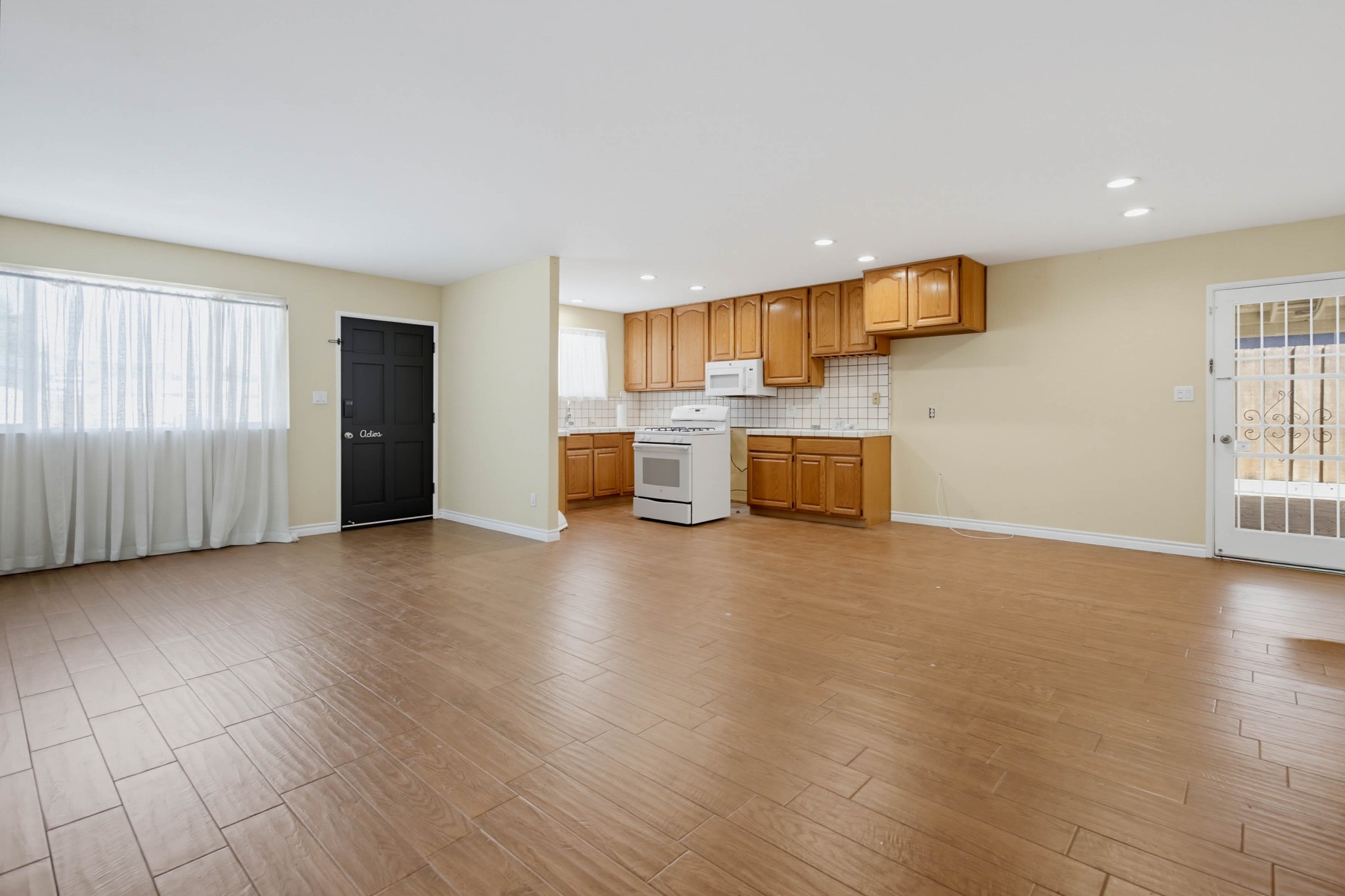 Virtual tour photo 8 of 44 for 5101 Diane Ave