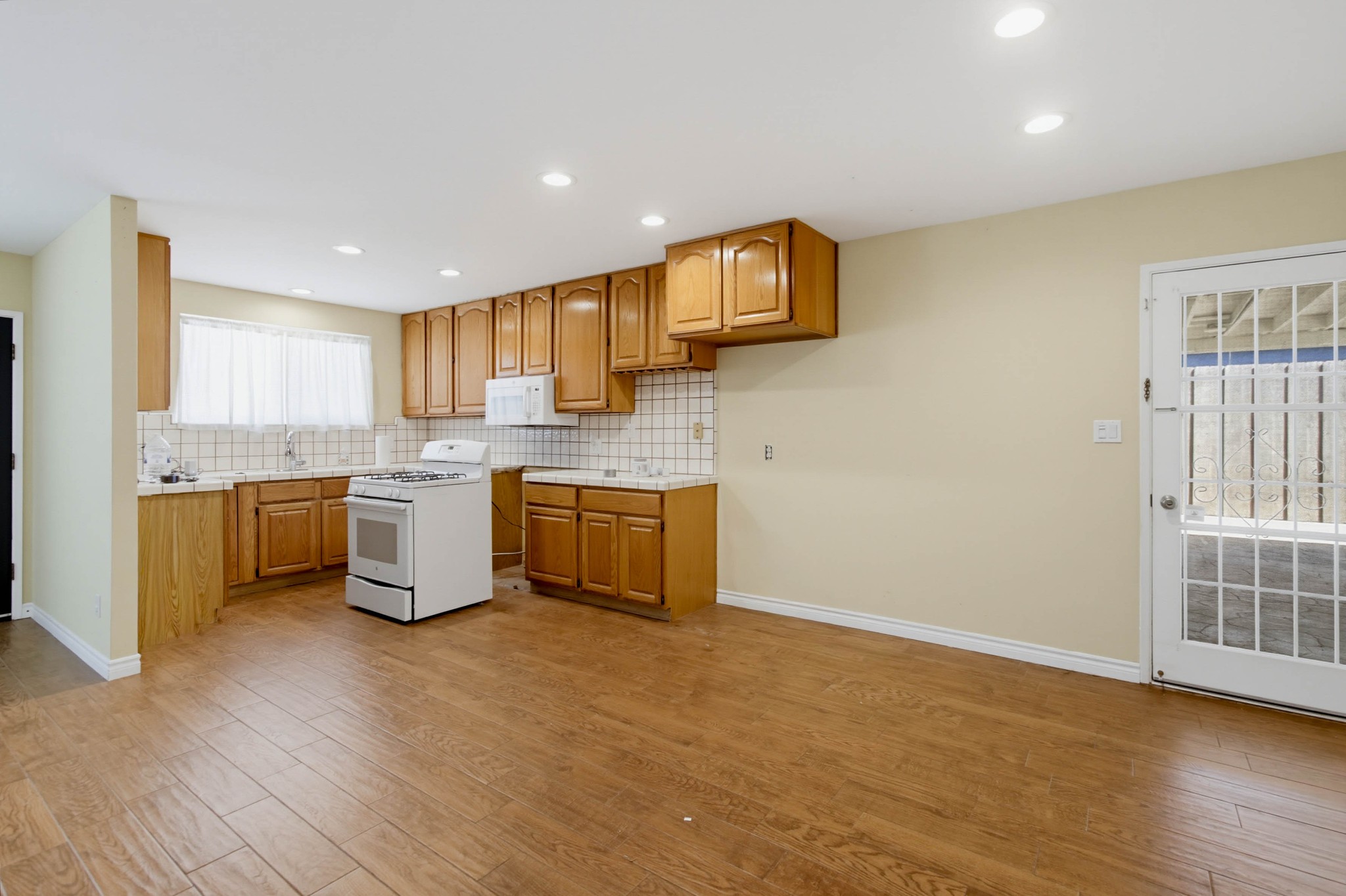 Virtual tour photo 10 of 44 for 5101 Diane Ave