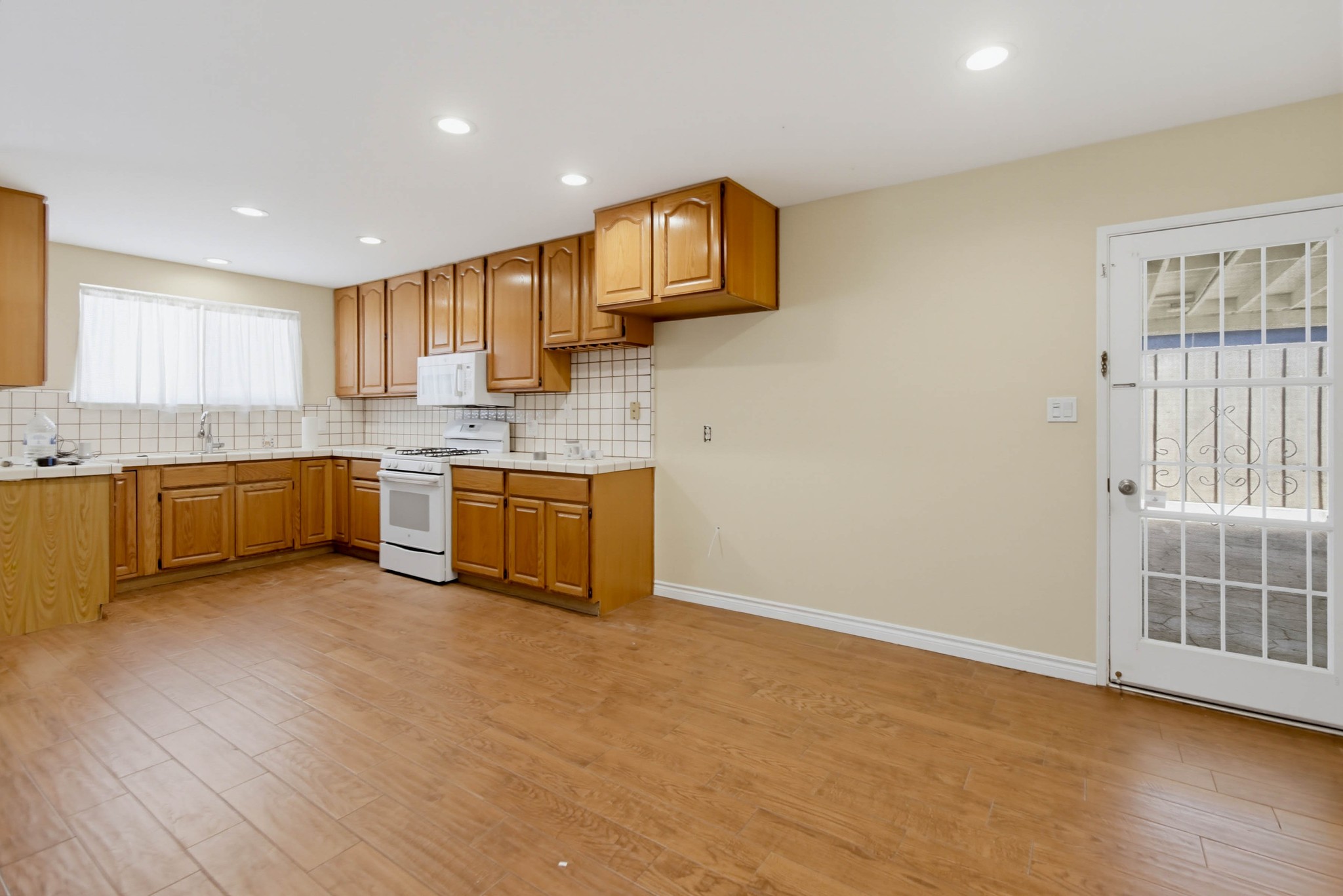 Virtual tour photo 16 of 44 for 5101 Diane Ave